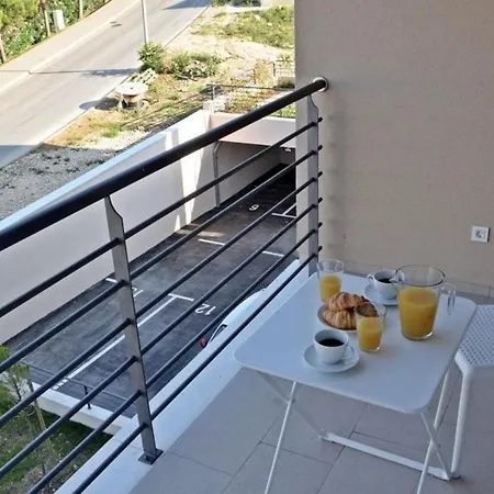 The Bridge - Studio With Balcony And City View Апартаменты
